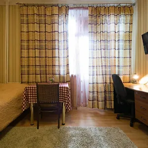 apartment-nadezhda-at-kabanbay-batyra-122.hotels-of-almaty.com/